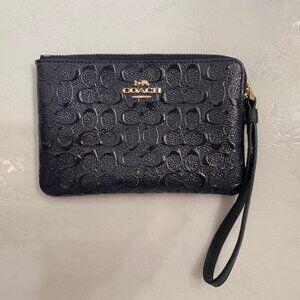 Coach Wristlet Navy Color